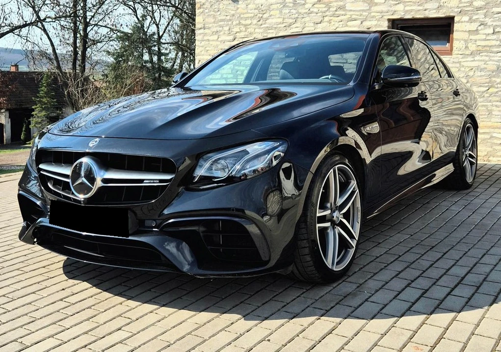 Mercedes-Benz E 63 AMG S 4Matic+ , снимка 4 - Автомобили и джипове - 54035851