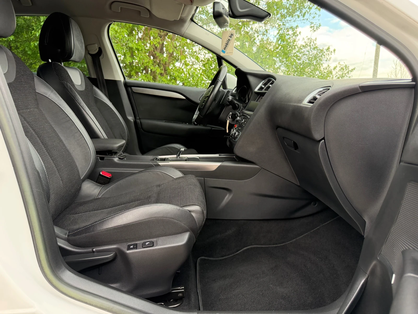 Citroen C4 1.6e-HDI АВТО 116хил.км EXCLUSIVE Масаж.Парктроник, снимка 12 - Автомобили и джипове - 54196791