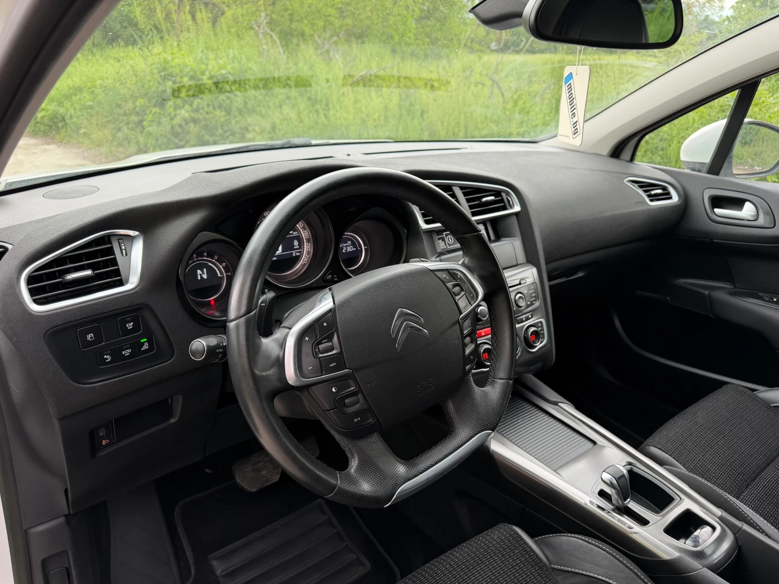 Citroen C4 1.6e-HDI АВТО 116хил.км EXCLUSIVE Масаж.Парктроник, снимка 9 - Автомобили и джипове - 54196791