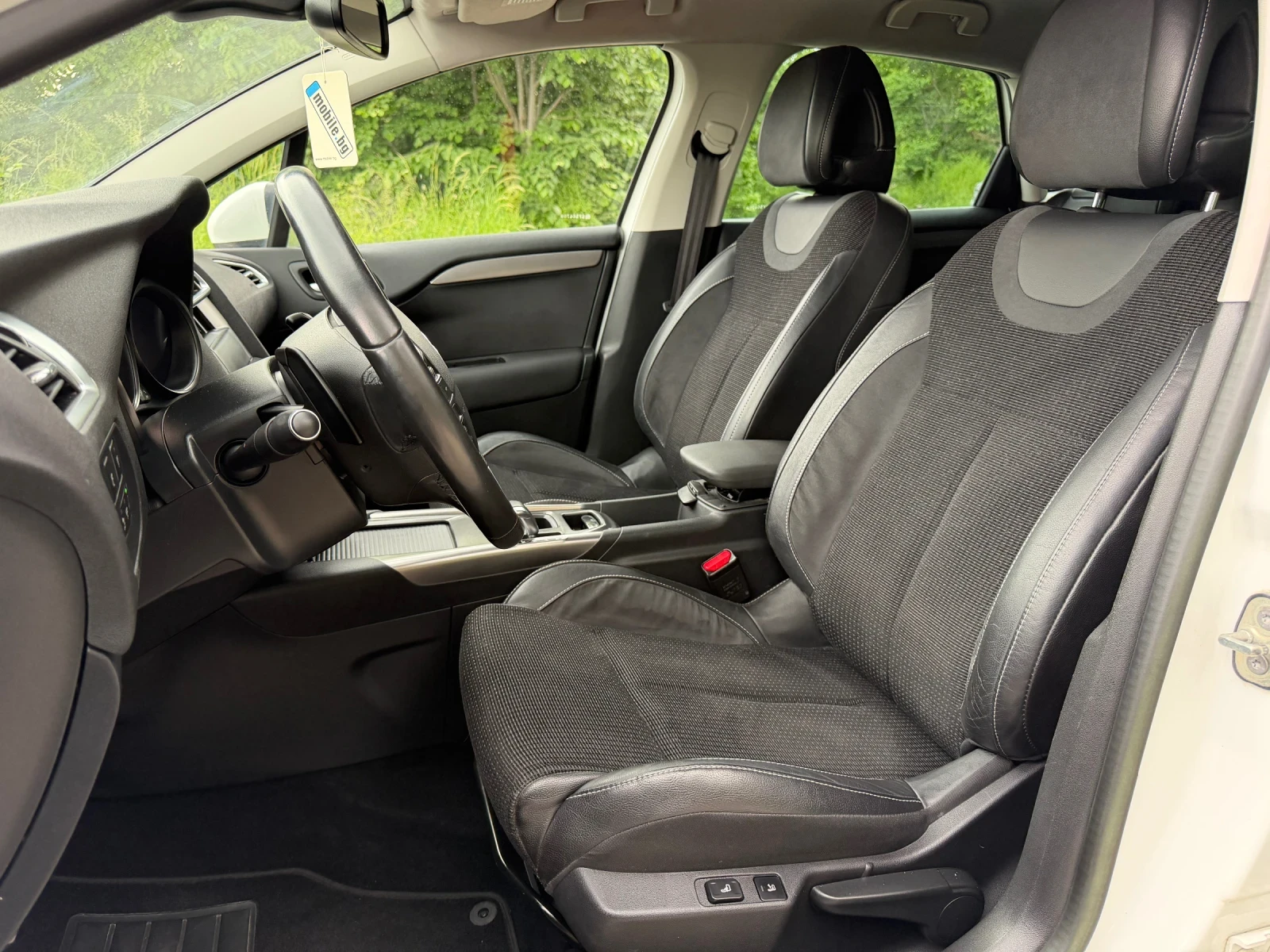 Citroen C4 1.6e-HDI АВТО 116хил.км EXCLUSIVE Масаж.Парктроник, снимка 8 - Автомобили и джипове - 54196791