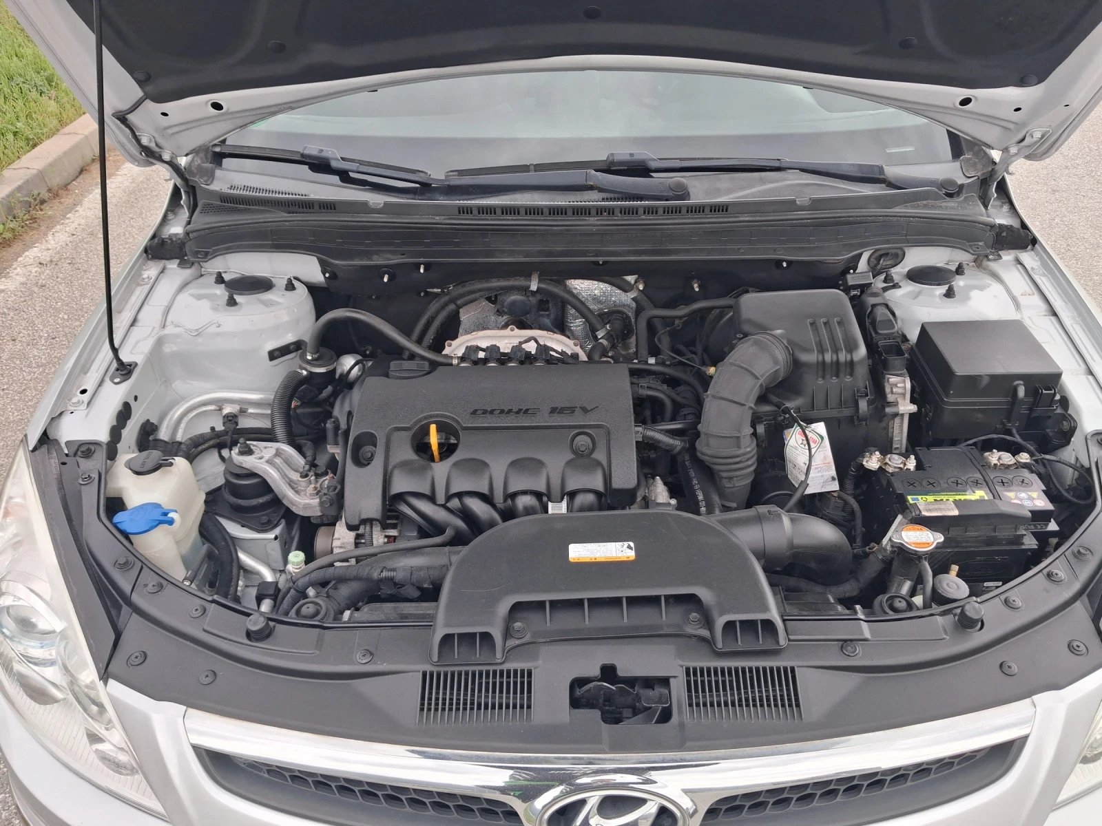 Hyundai I30 1.6-i АГУ, снимка 16 - Автомобили и джипове - 54381382