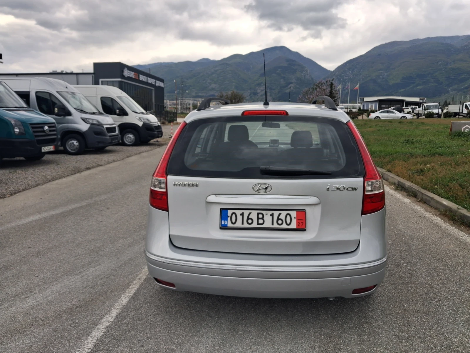Hyundai I30 1.6-i АГУ, снимка 6 - Автомобили и джипове - 54381382