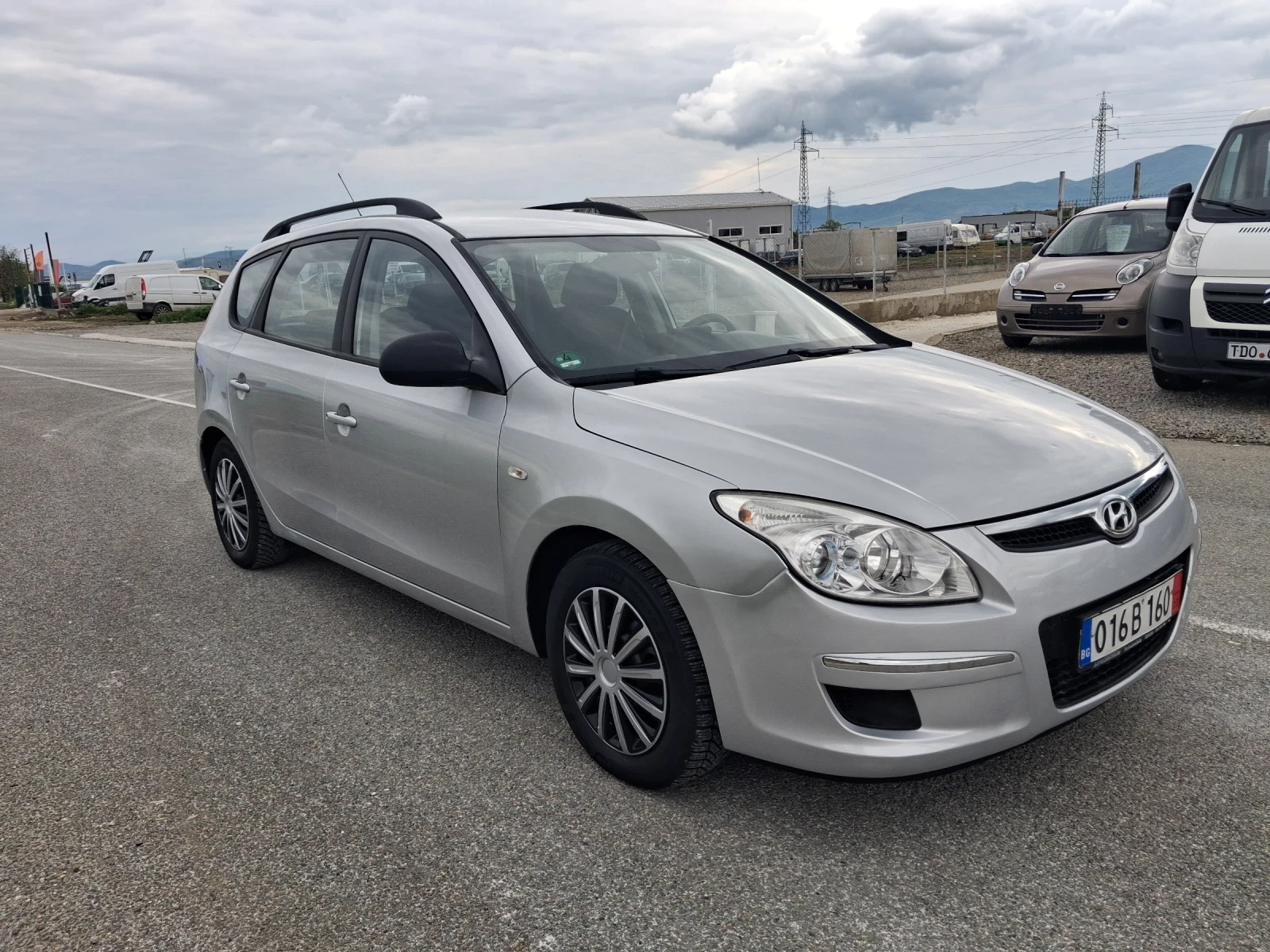 Hyundai I30 1.6-i АГУ, снимка 3 - Автомобили и джипове - 54381382