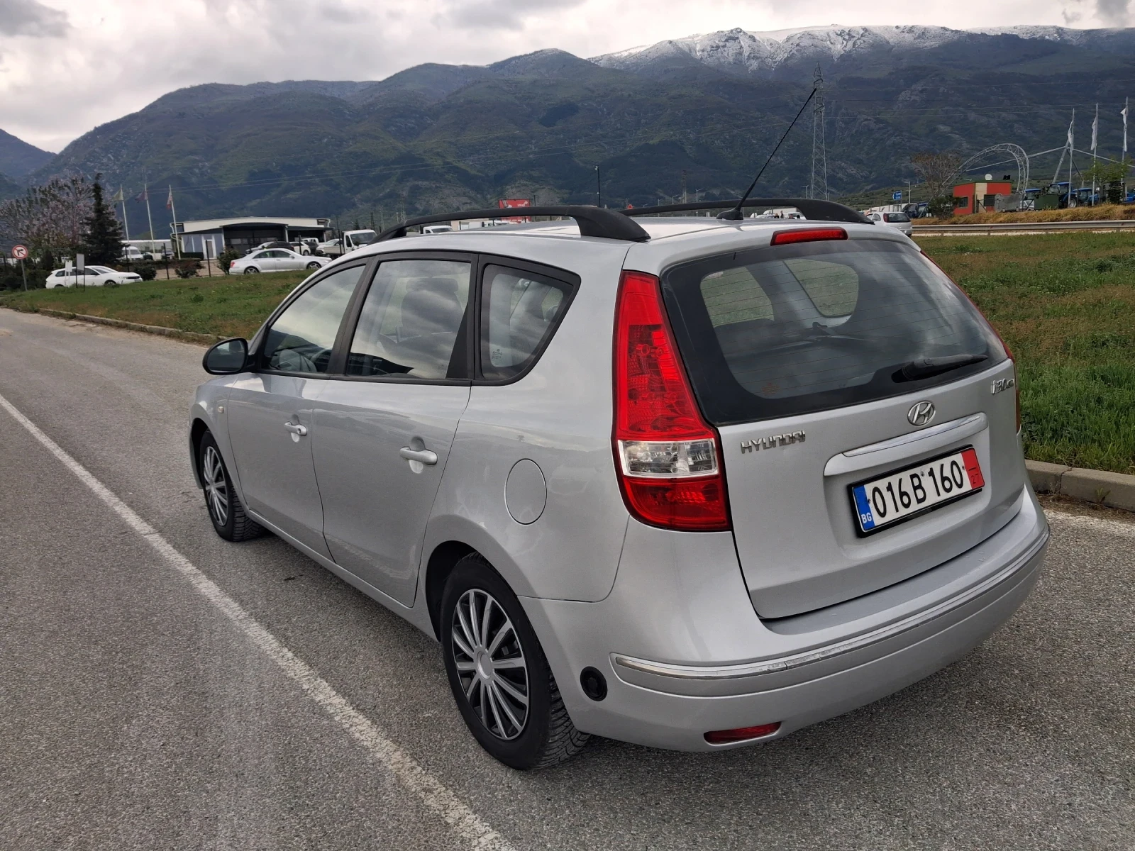 Hyundai I30 1.6-i АГУ, снимка 5 - Автомобили и джипове - 54381382