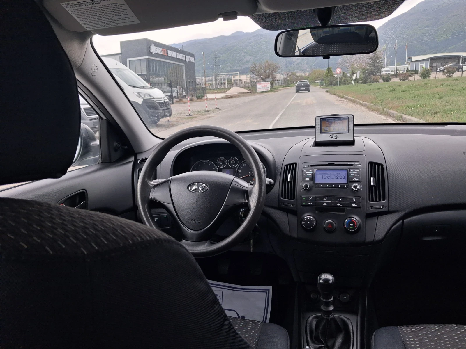 Hyundai I30 1.6-i АГУ, снимка 11 - Автомобили и джипове - 54381382