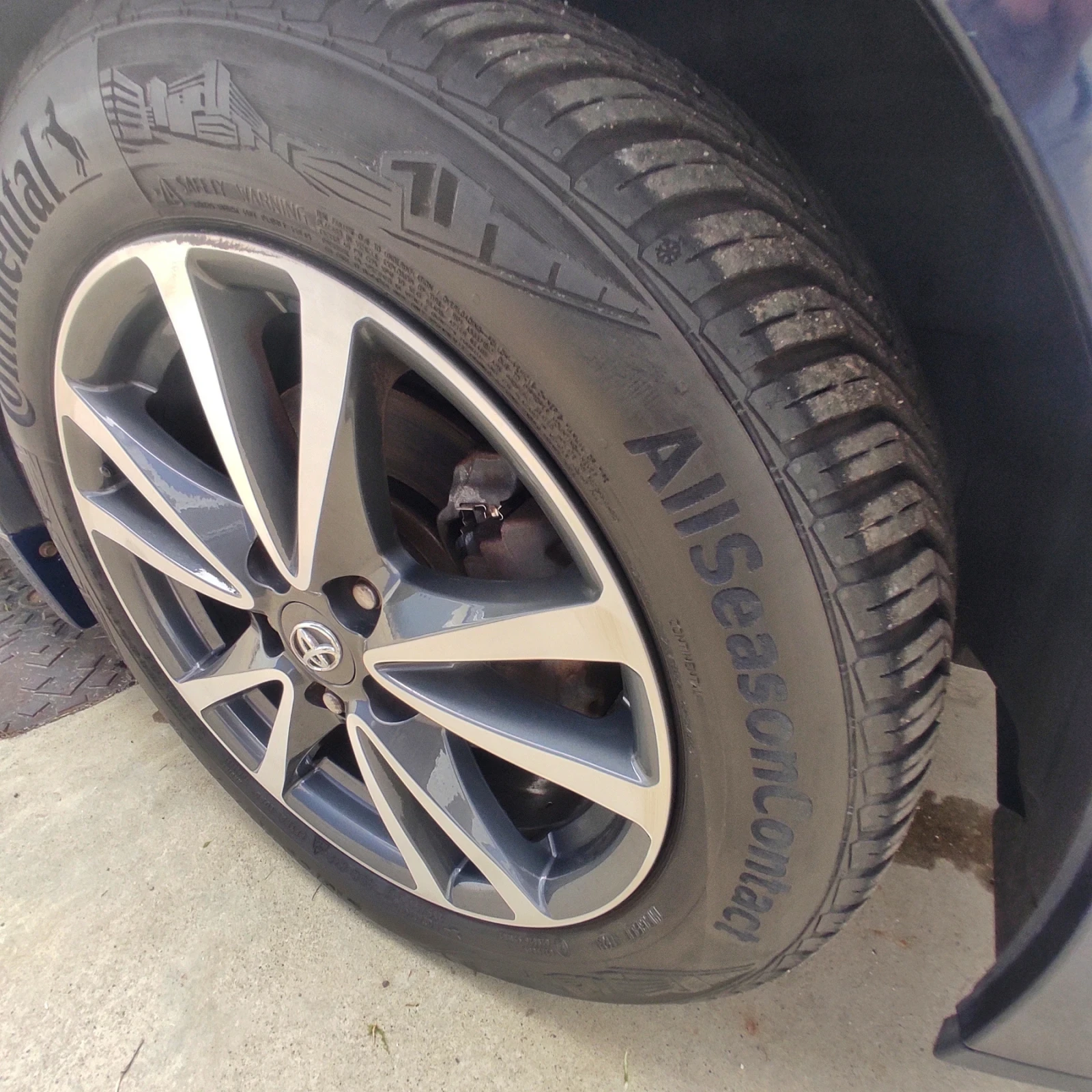 Toyota Avensis 1, 8, снимка 14 - Автомобили и джипове - 54382887
