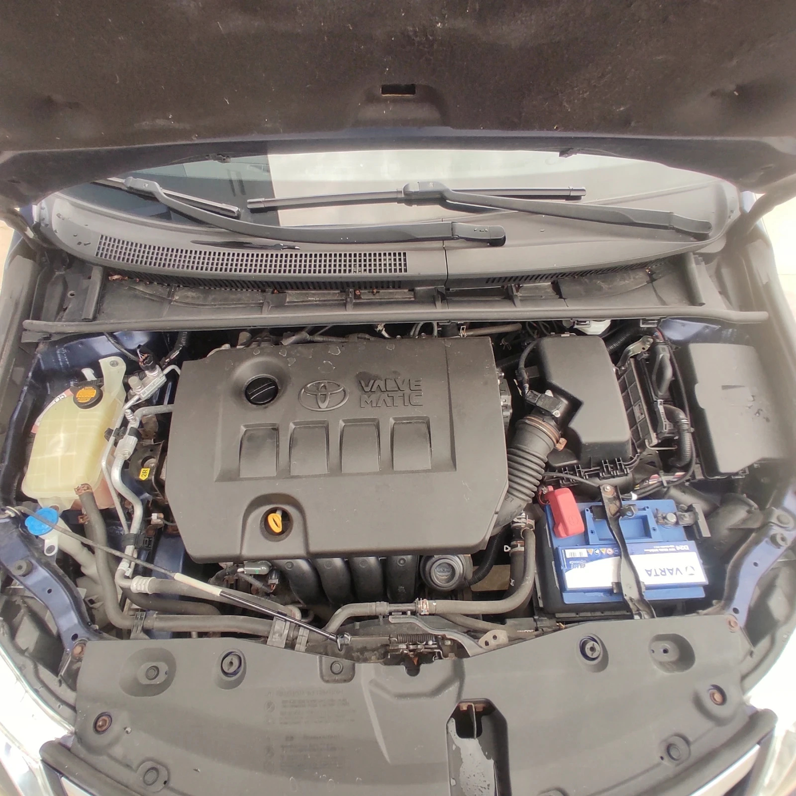 Toyota Avensis 1, 8, снимка 13 - Автомобили и джипове - 54382887