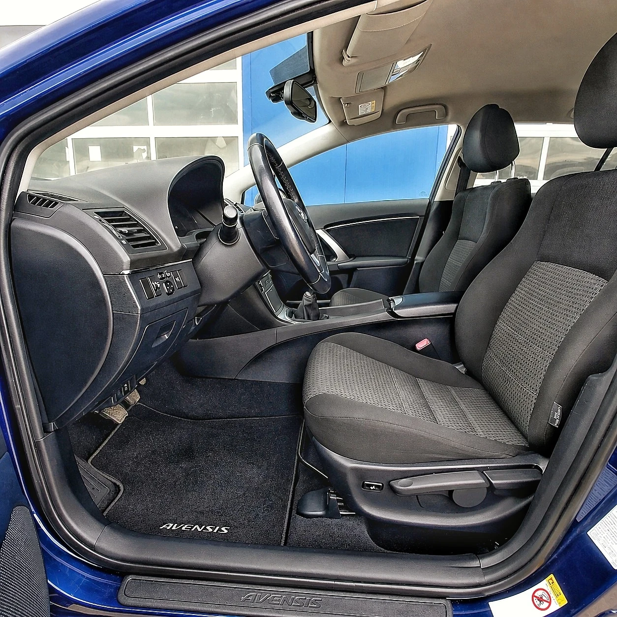 Toyota Avensis 1, 8, снимка 10 - Автомобили и джипове - 54382887