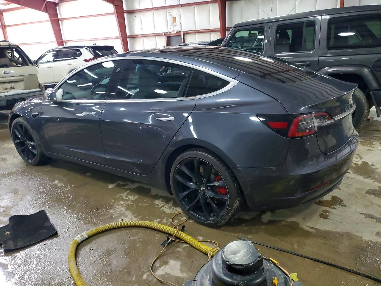 Tesla Model 3, снимка 2 - Автомобили и джипове - 54419067