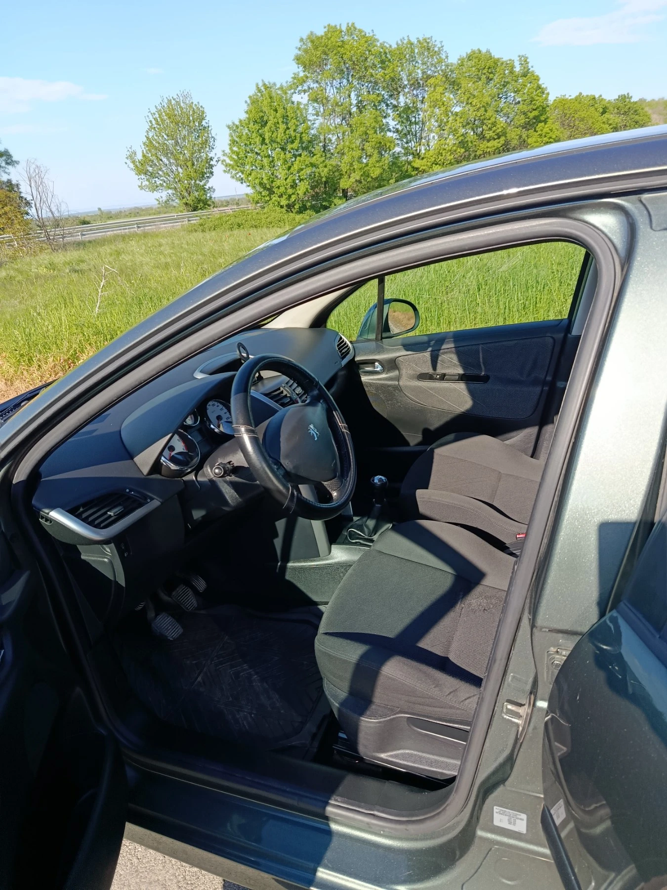 Peugeot 207, снимка 7 - Автомобили и джипове - 54555918