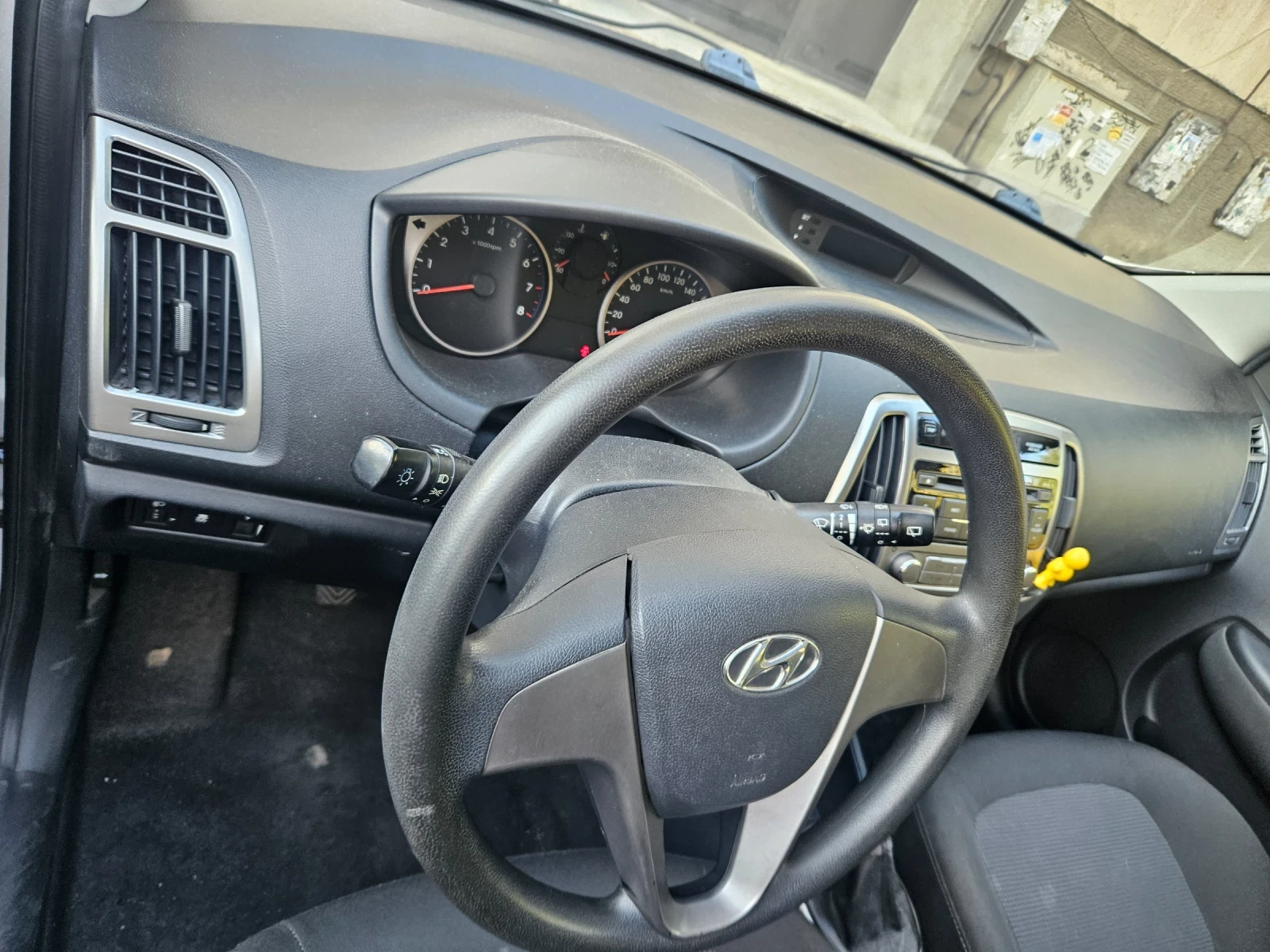 Hyundai I20, снимка 11 - Автомобили и джипове - 56171418
