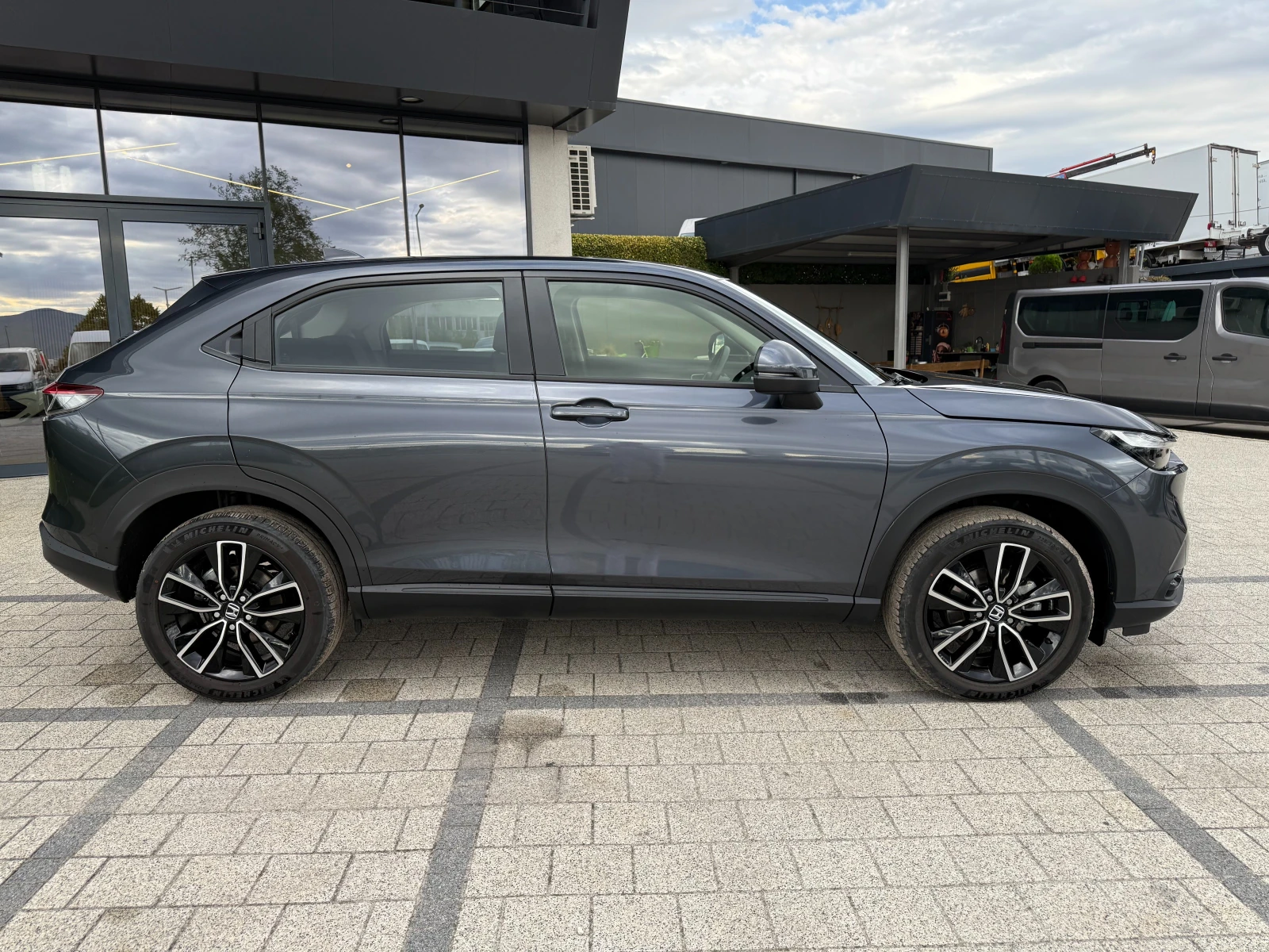 Honda Hr-v 1.5i HEV Elegance - Гаранционен - изображение 9