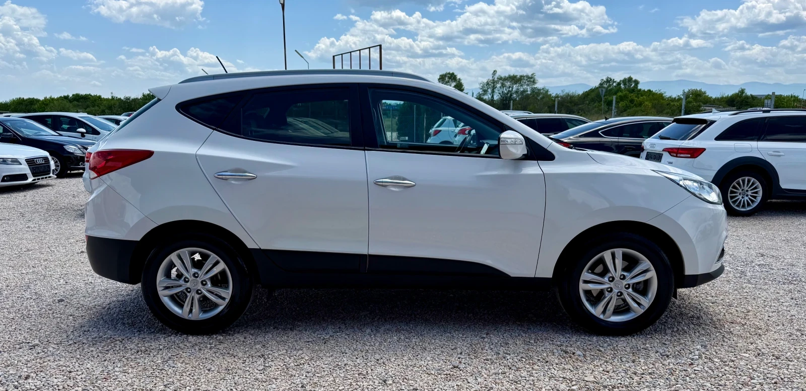 Hyundai IX35 1.7CRDI* НАВИ* КОЖА* ПОДГРЕВ, снимка 6 - Автомобили и джипове - 54752158