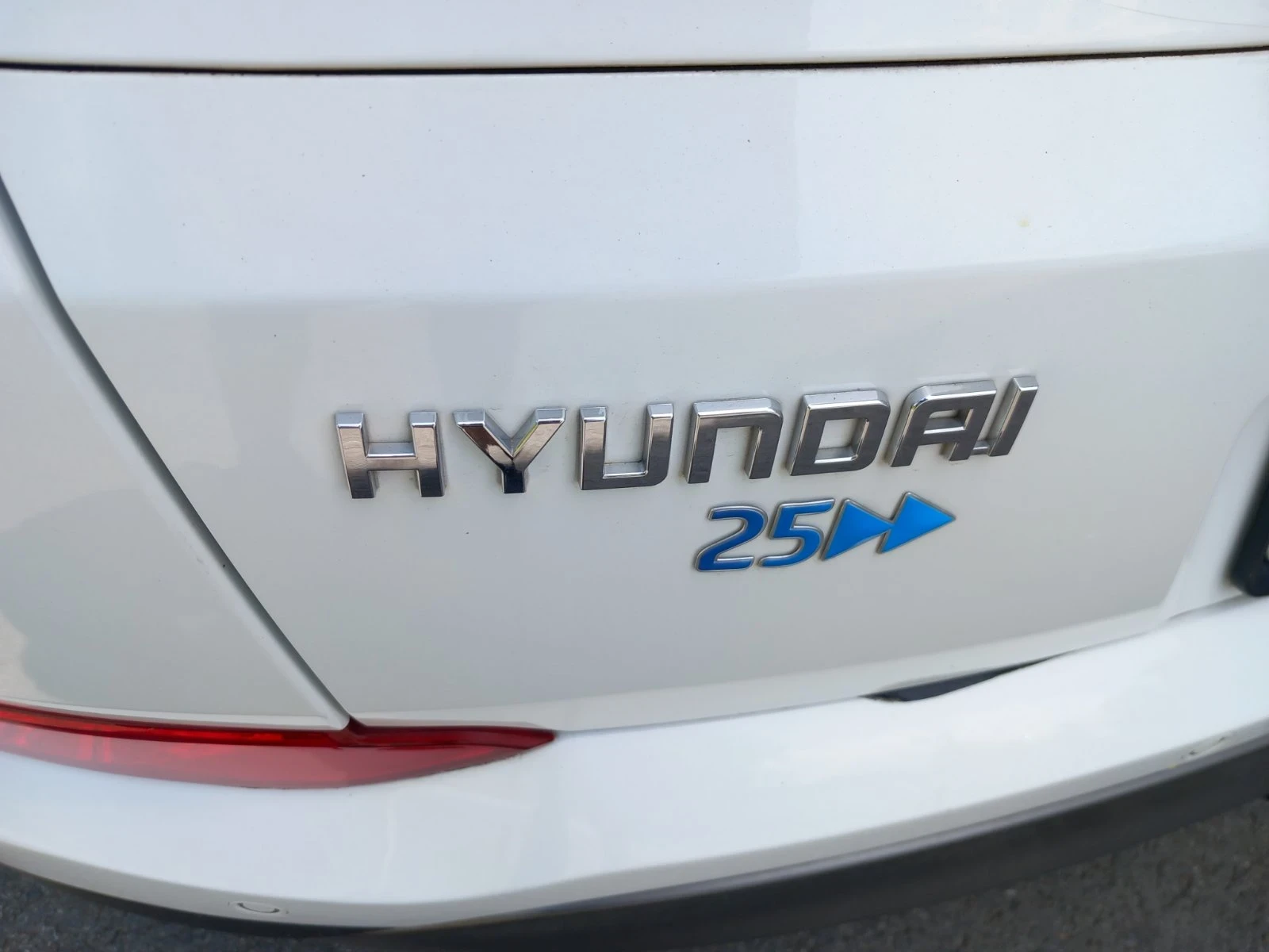 Hyundai Tucson !!!1.6i benzin !!! Avtomat!!! 4x4!!! Full!!!, снимка 8 - Автомобили и джипове - 54824188