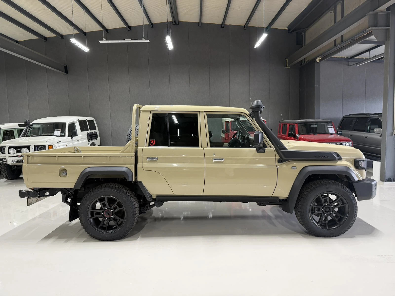 Toyota Land cruiser GRJ79 DC 4.0 AT, снимка 9 - Автомобили и джипове - 55024491