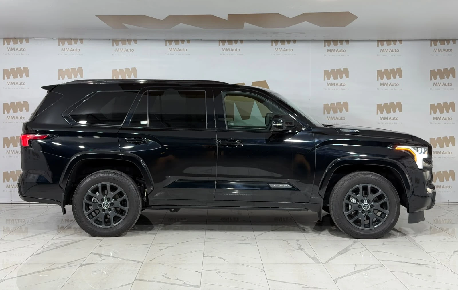 Toyota Sequoia Platinum* JBL* 360* Pano* HuD, снимка 2 - Автомобили и джипове - 55434985