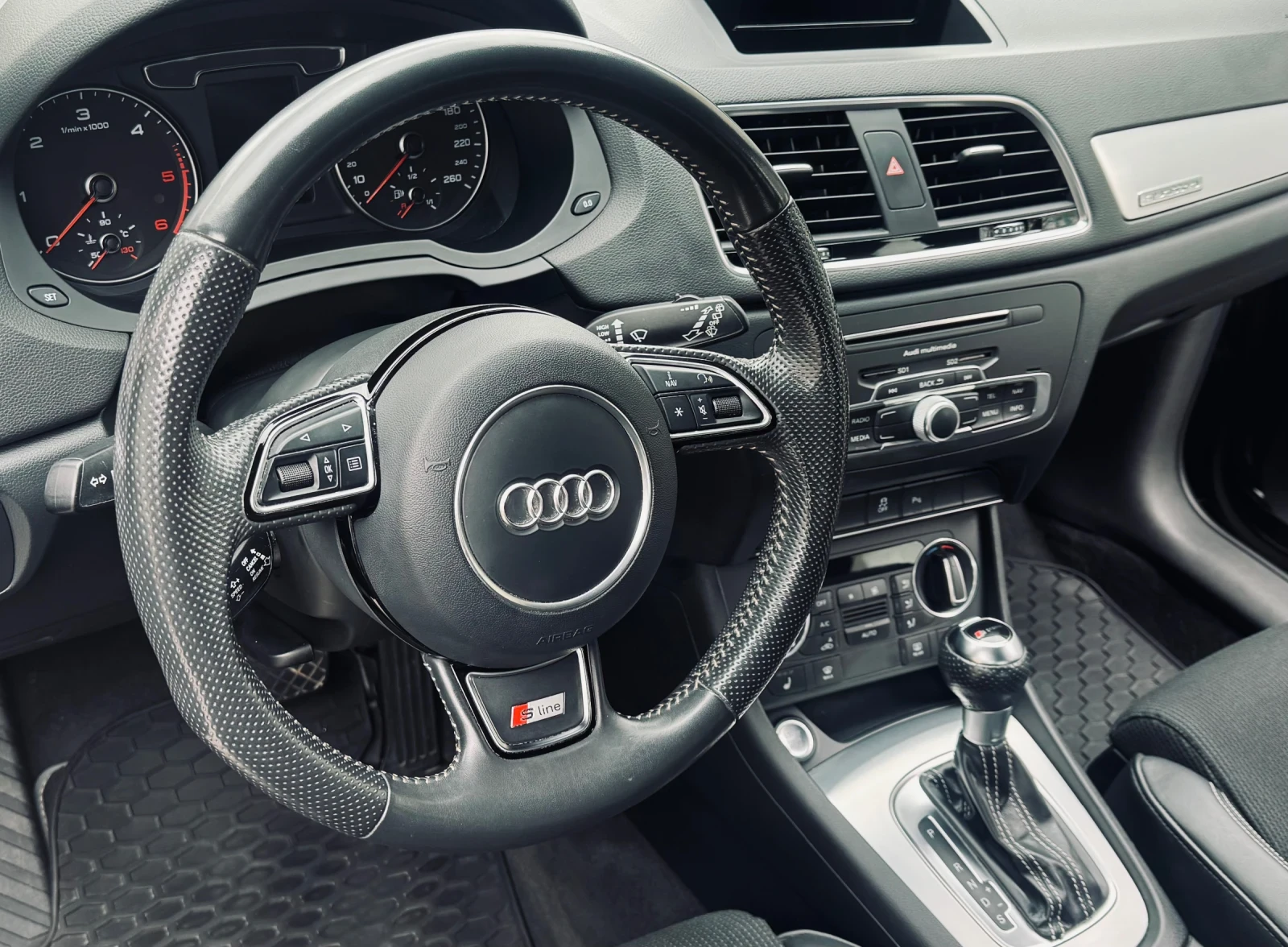 Audi Q3 2.0TDI 150ps S-line Quattro , снимка 4 - Автомобили и джипове - 55898726