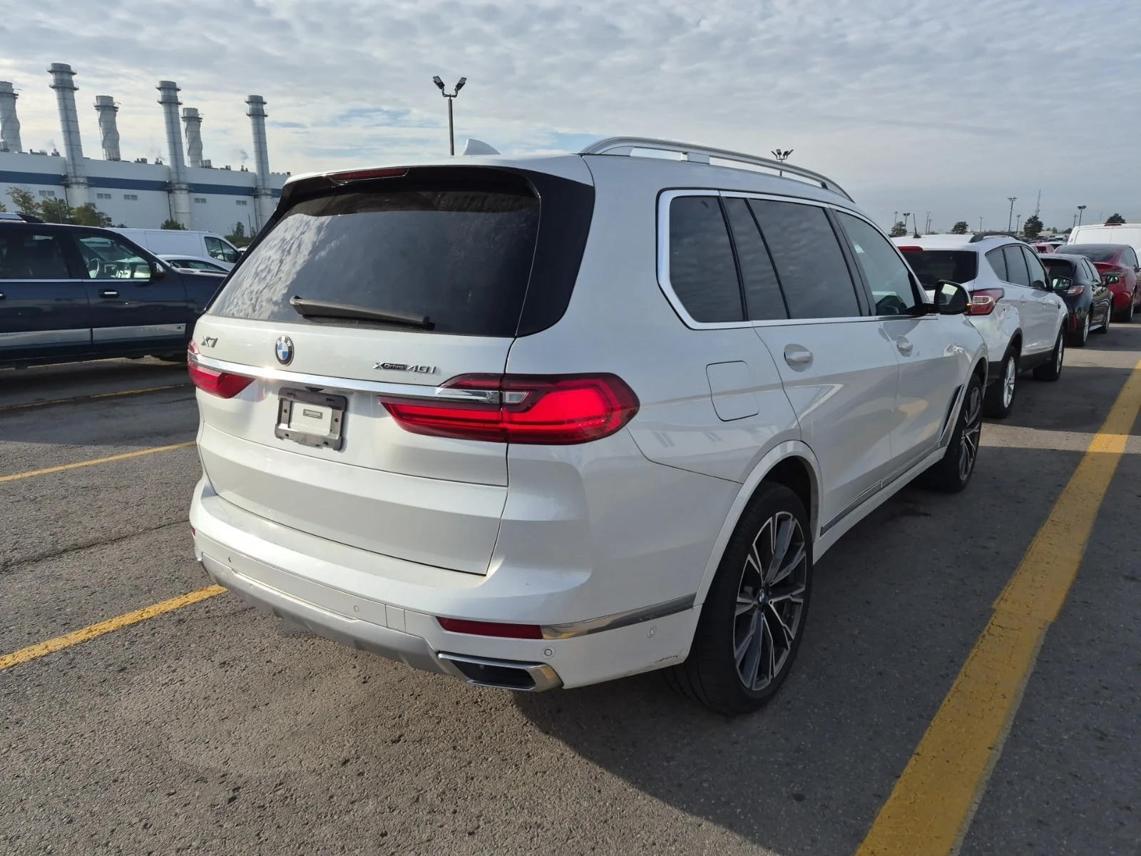 BMW X7 XDRIVE40I| LASER| ОБДУХ| HAR/KAR| , снимка 3 - Автомобили и джипове - 56108371
