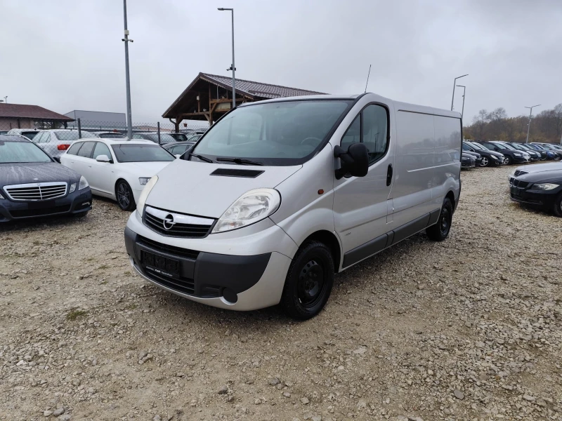 Opel Vivaro 2.0 дизел.Климатик, снимка 1 - Бусове и автобуси - 47926726