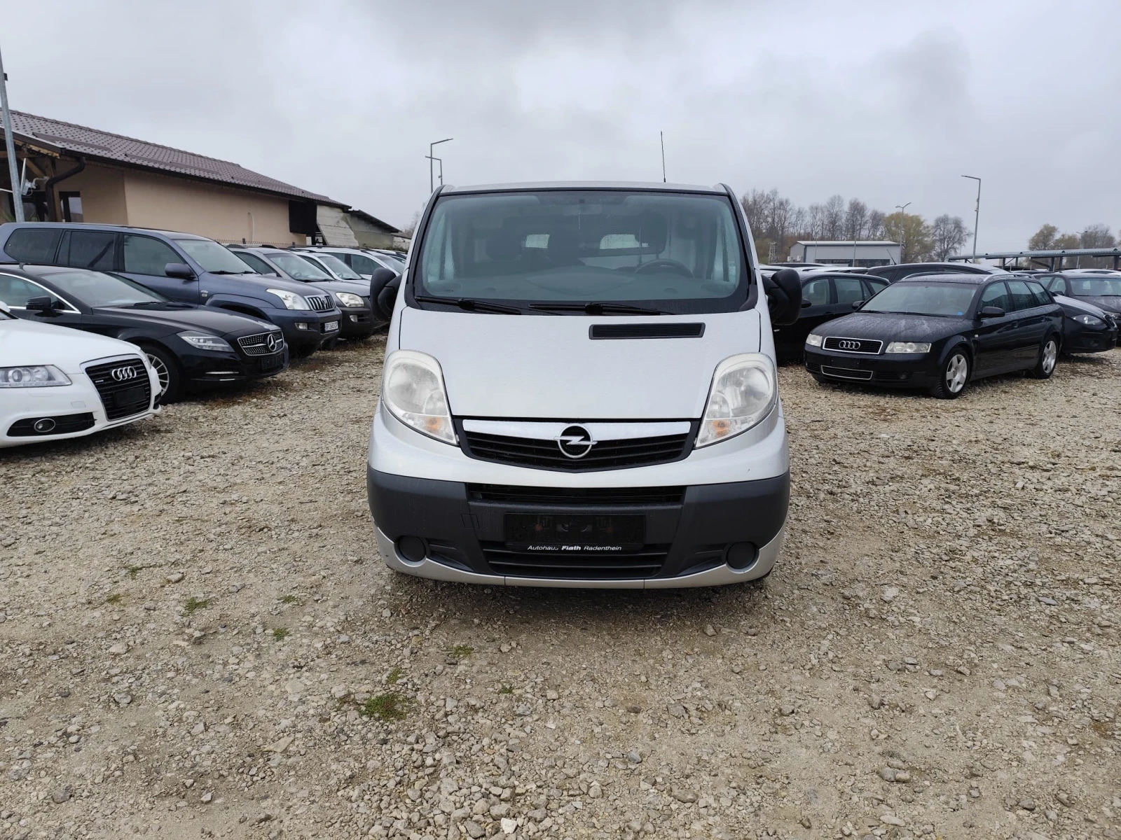 Opel Vivaro 2.0 дизел.Климатик - изображение 2