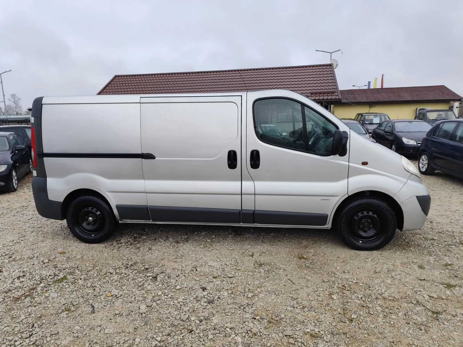 Opel Vivaro 2.0 дизел.Климатик - изображение 4