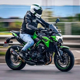  Kawasaki Z