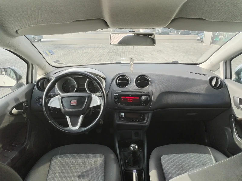 Seat Ibiza 1.4 газ/бензин, снимка 2 - Автомобили и джипове - 49238462