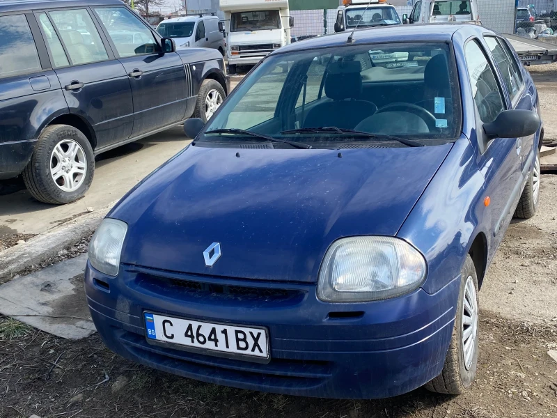 Renault Clio Седан, снимка 1 - Автомобили и джипове - 49288735