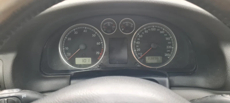 VW Passat, снимка 5 - Автомобили и джипове - 52775510