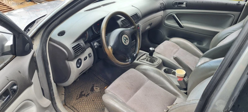 VW Passat, снимка 10 - Автомобили и джипове - 52775510