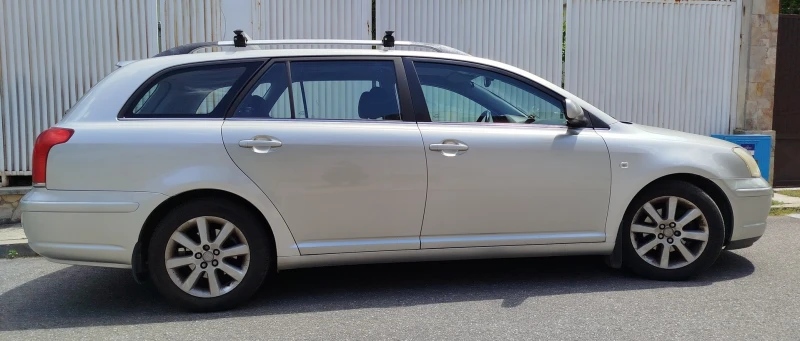 Toyota Avensis T250, снимка 4 - Автомобили и джипове - 52388676
