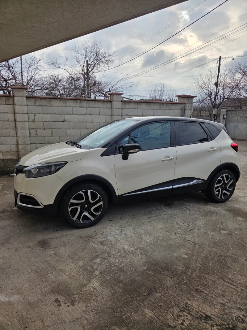 Renault Captur, снимка 9 - Автомобили и джипове - 52385256