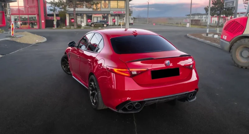 Alfa Romeo Giulia 2.9 Turbo RWD Quadrifoglio, снимка 2 - Автомобили и джипове - 52573009