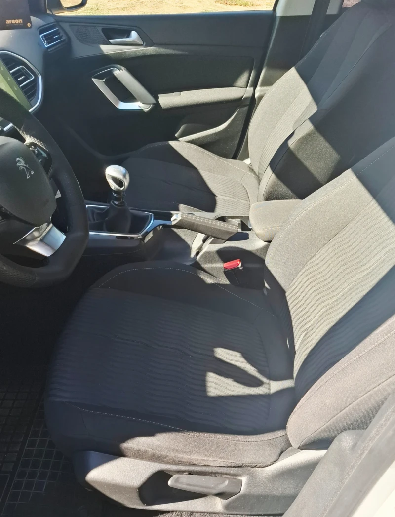 Peugeot 308 1.6 eBluHDi * 120p.s., снимка 12 - Автомобили и джипове - 53578711