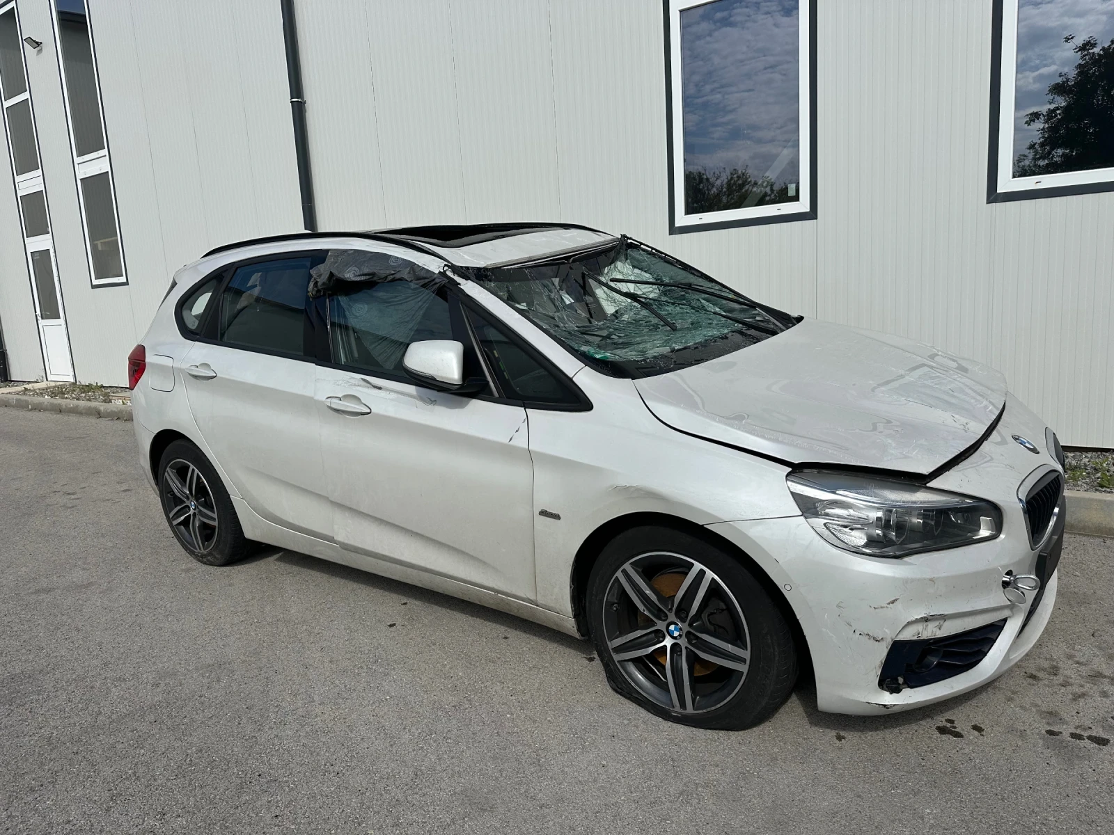 BMW 2 Active Tourer 218 - изображение 3