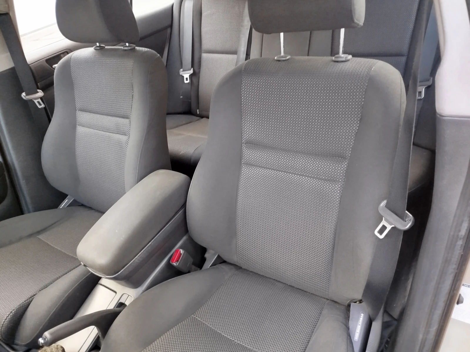 Toyota Avensis T250 - изображение 6