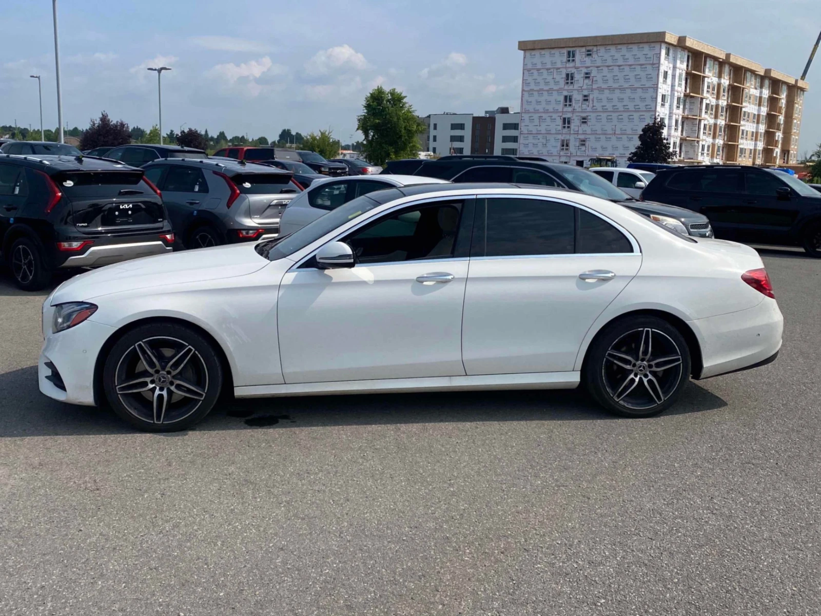 Mercedes-Benz E 350 AMG* BURMESTER* 4MATIC - изображение 3