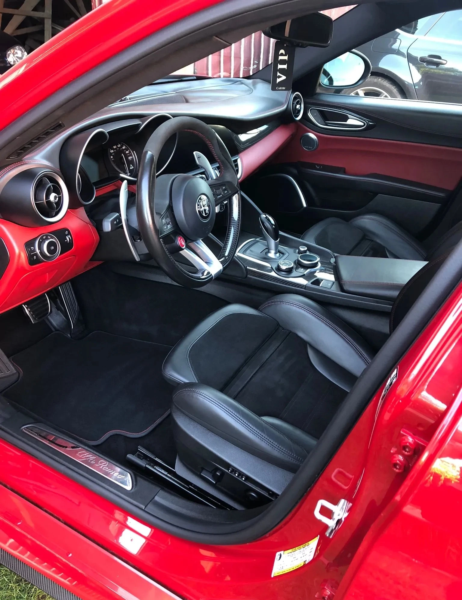 Alfa Romeo Giulia 2.9 Turbo RWD Quadrifoglio - изображение 7