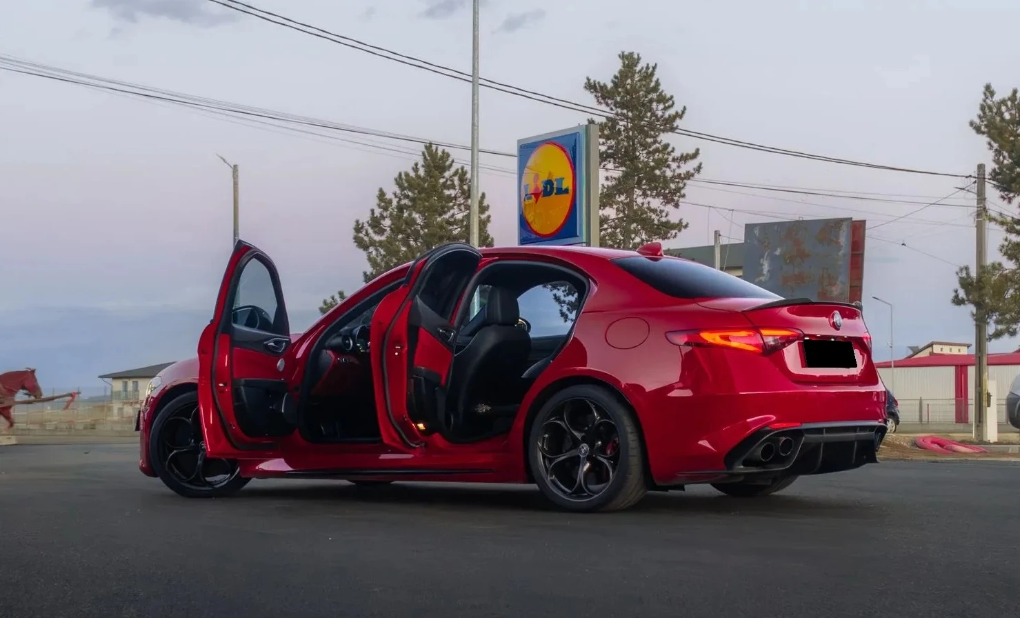 Alfa Romeo Giulia 2.9 Turbo RWD Quadrifoglio - изображение 4