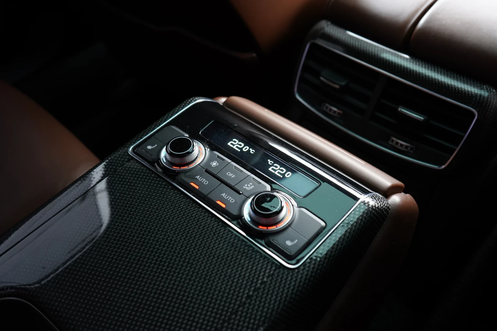 Audi S8 * 4.0T* DISTR* 360* CARBON* * *  | Mobile.bg   15