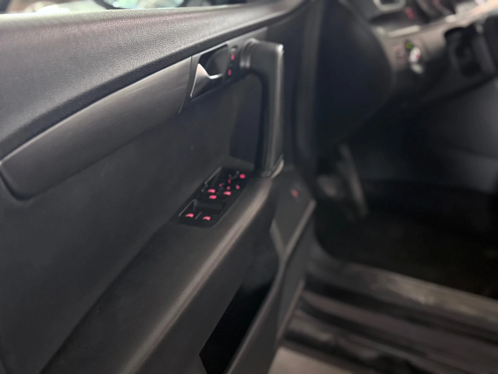 VW Passat 1.6 TDI 6 Ск. - изображение 9