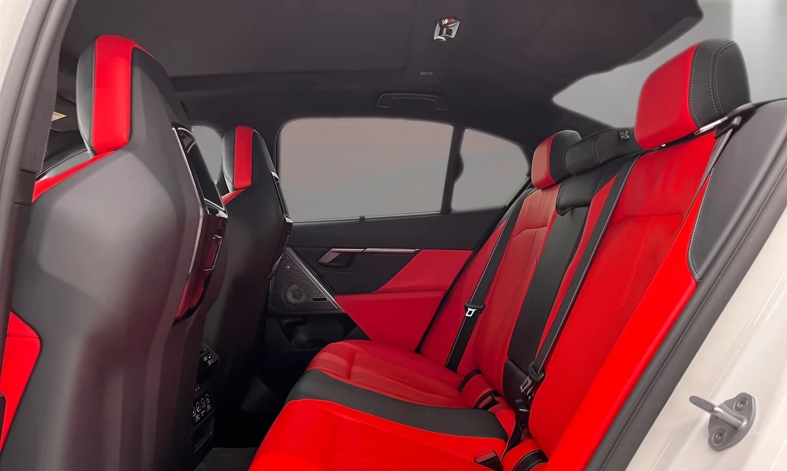 BMW M5 727HP/360/ASSISPRO/xDRIVE/HUD/PANO/946v | Mobile.bg � ����������� 12