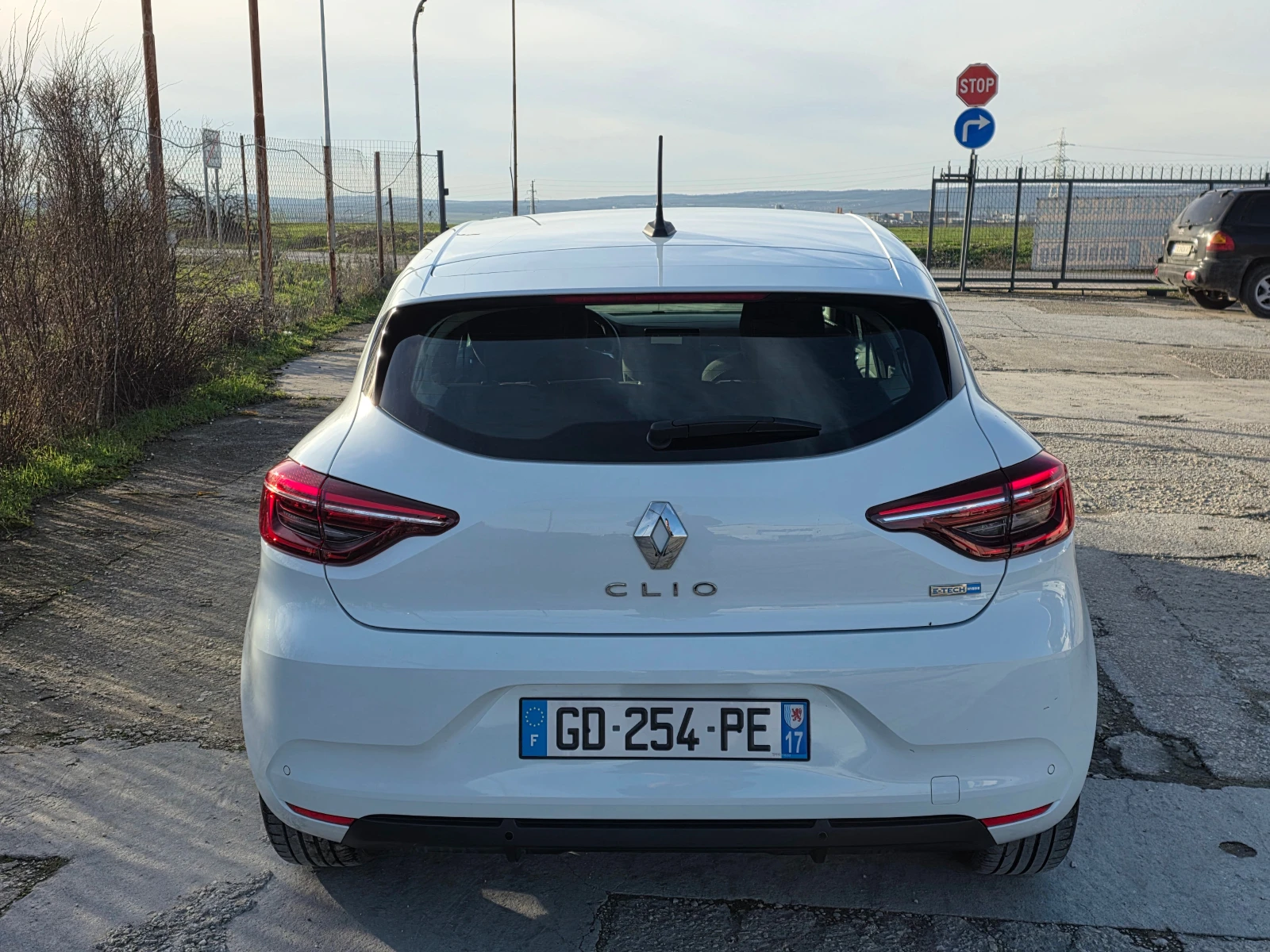 Renault Clio E-Tech hybride 140 | Mobile.bg � ����������� 6