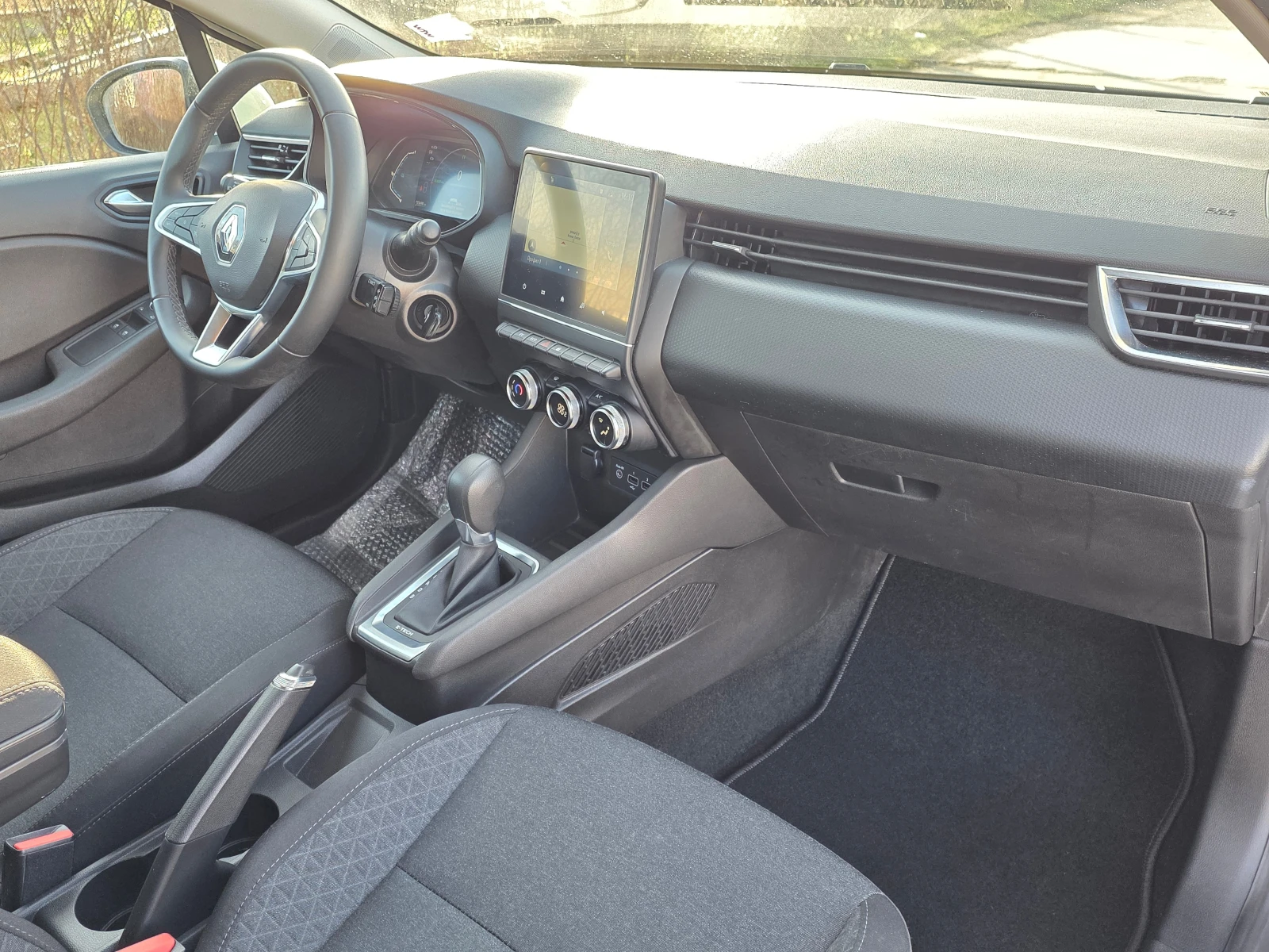 Renault Clio E-Tech hybride 140 | Mobile.bg � ����������� 14