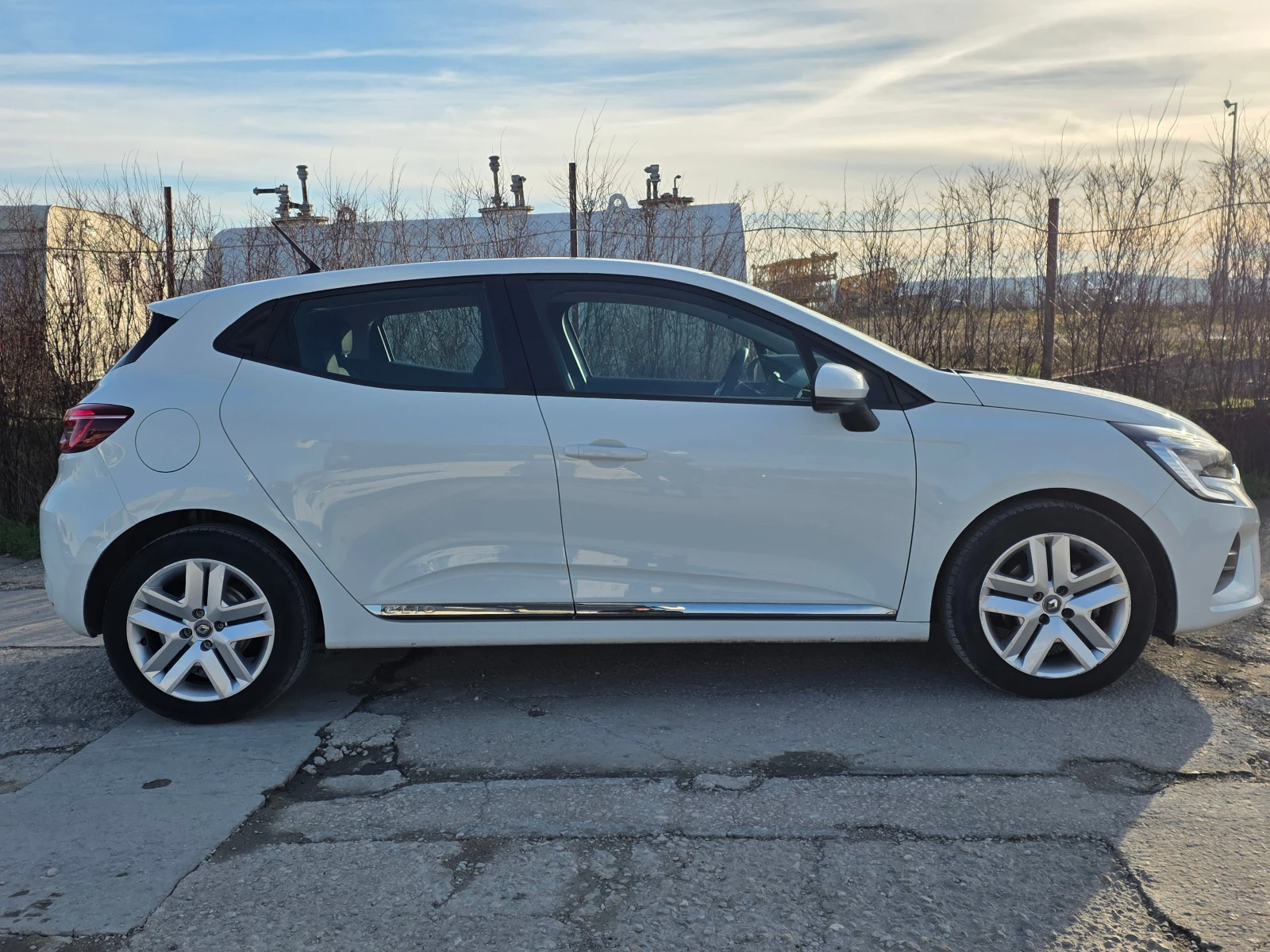 Renault Clio E-Tech hybride 140 | Mobile.bg � ����������� 4