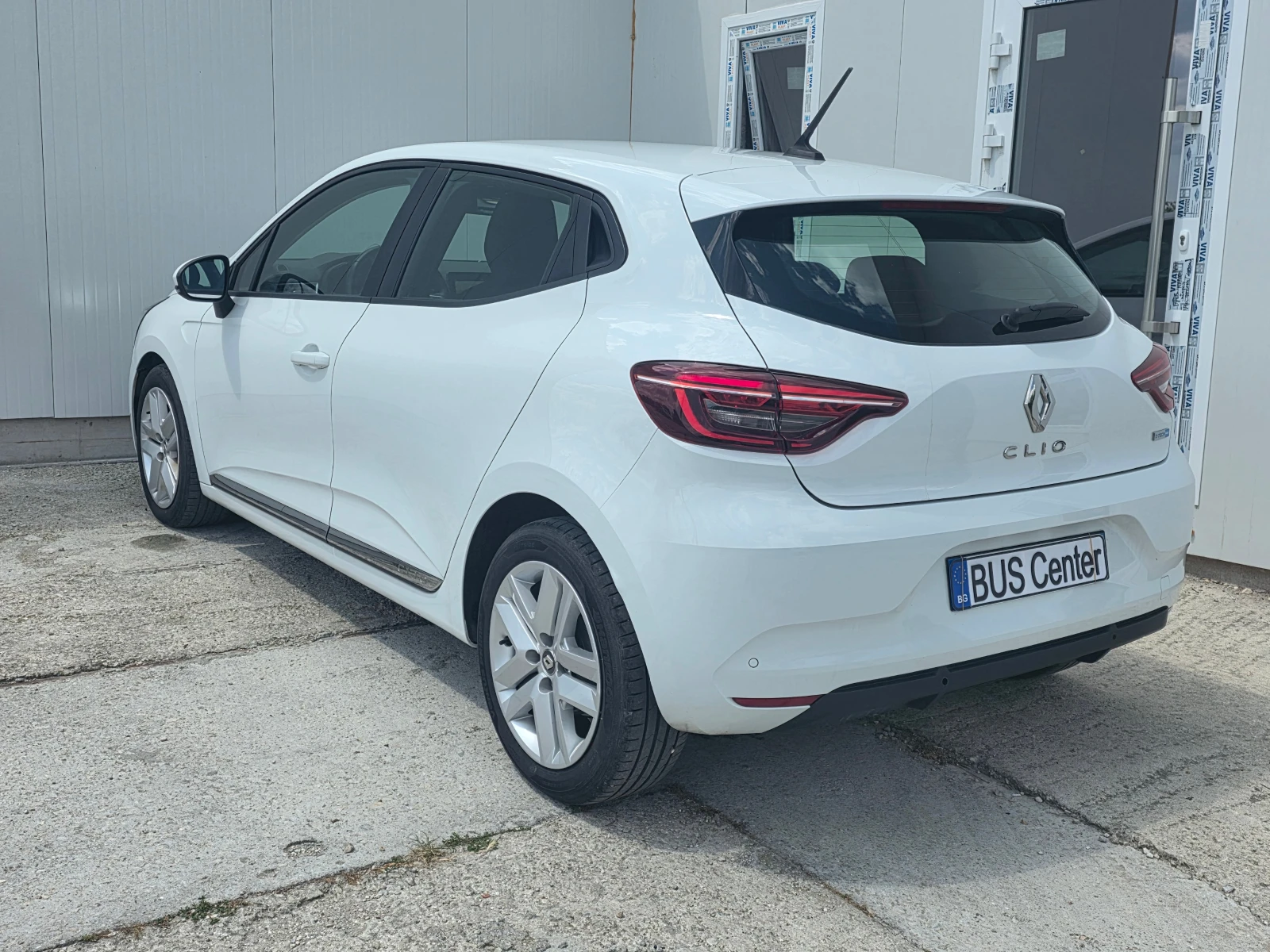 Renault Clio E-Tech hybride 140.Лизинг, снимка 7 - Автомобили и джипове - 53527605