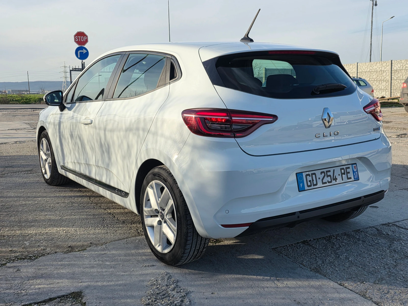 Renault Clio E-Tech hybride 140 | Mobile.bg � ����������� 7