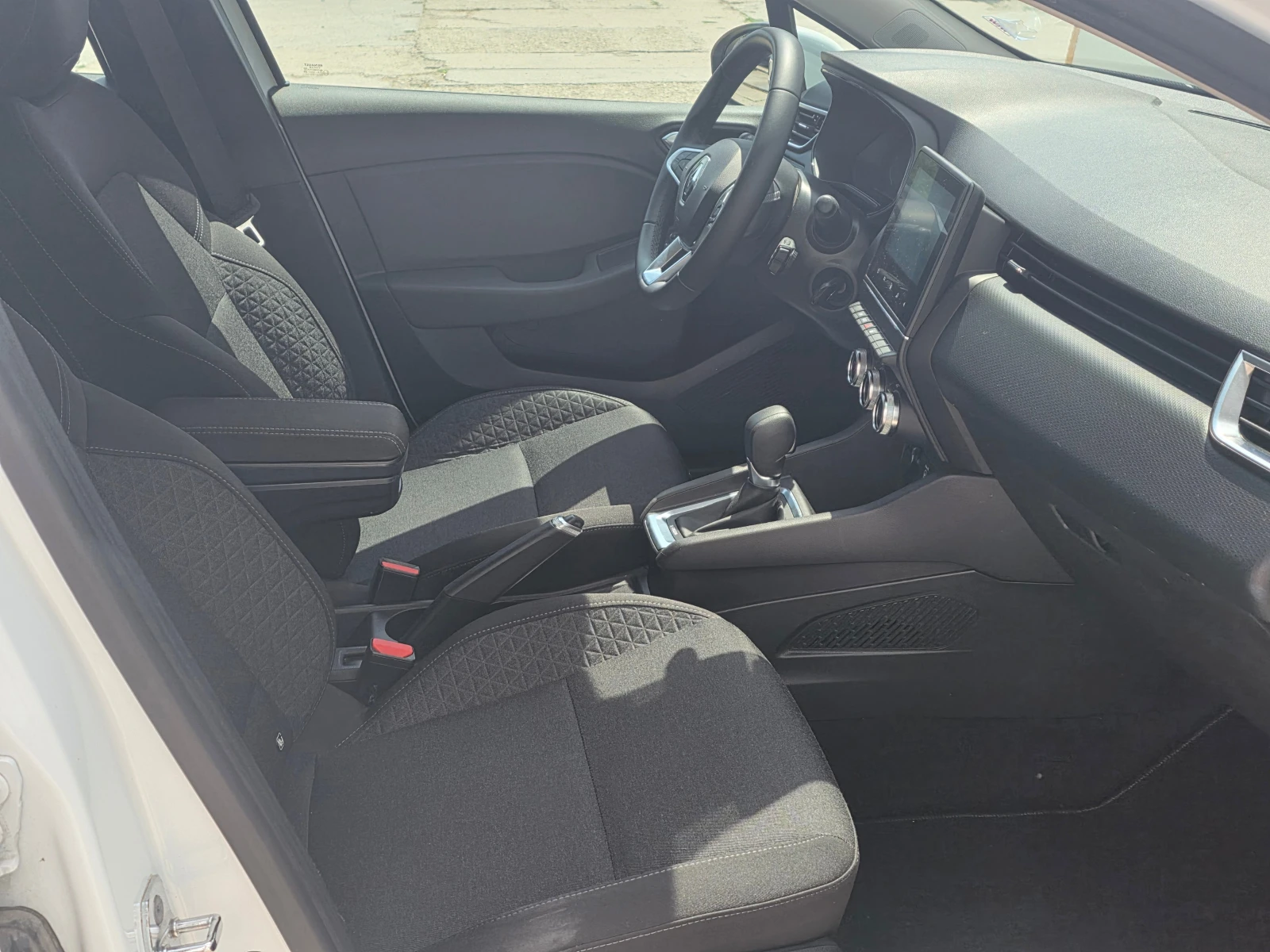 Renault Clio E-Tech hybride 140.Лизинг, снимка 12 - Автомобили и джипове - 53527605
