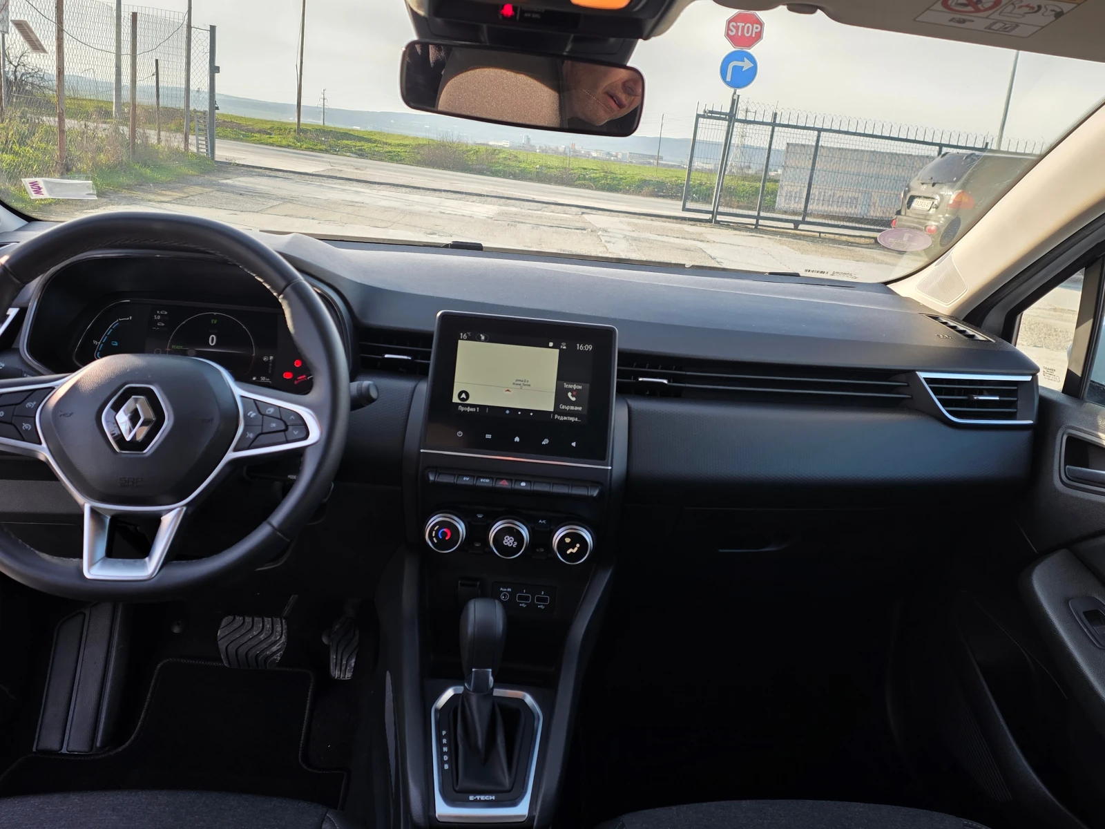 Renault Clio E-Tech hybride 140 | Mobile.bg � ����������� 12