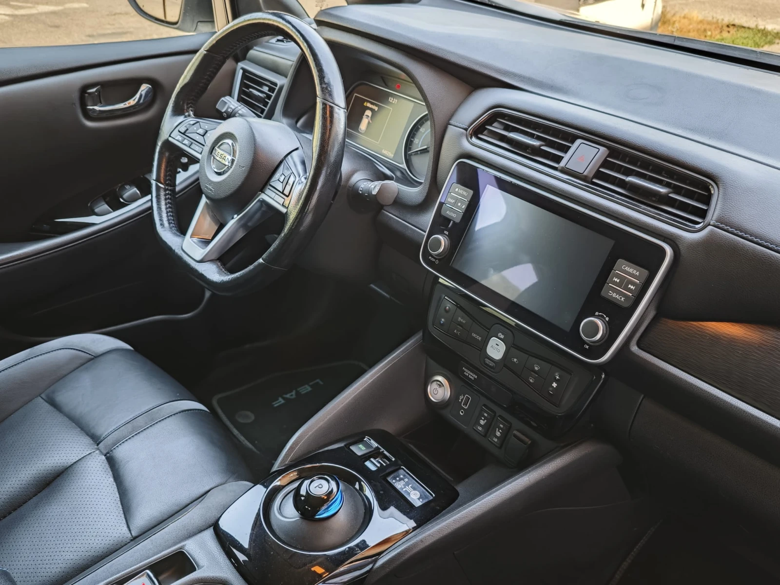 Nissan Leaf  62 kWh Tekna, снимка 5 - Автомобили и джипове - 54488276
